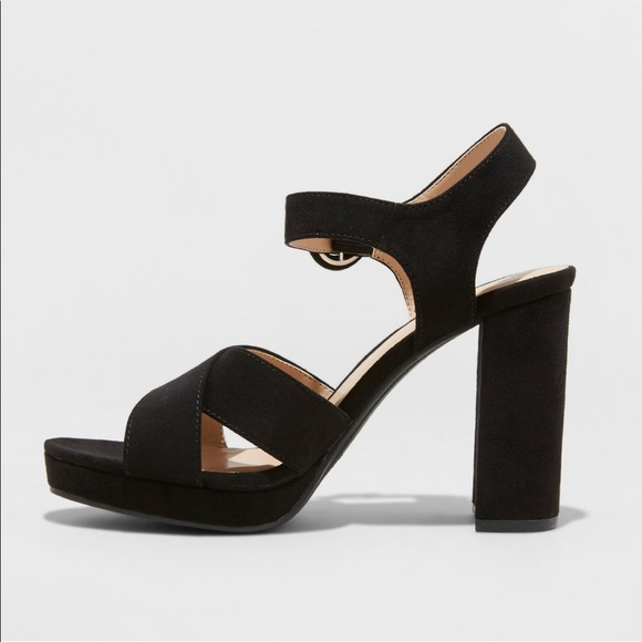 🔥NWT🔥 Black Heels - Picture 2 of 5